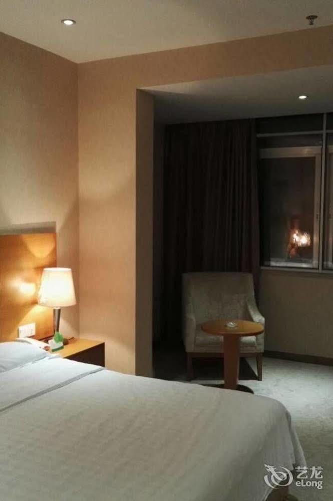 Shenzhen Huamao Aviatic Hotel Dış mekan fotoğraf